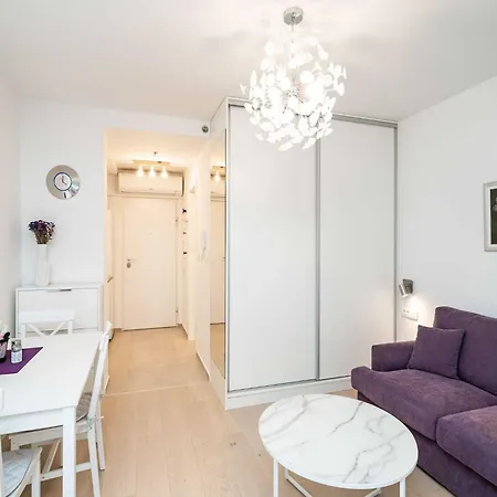 Lenka - With Balcony Apartment