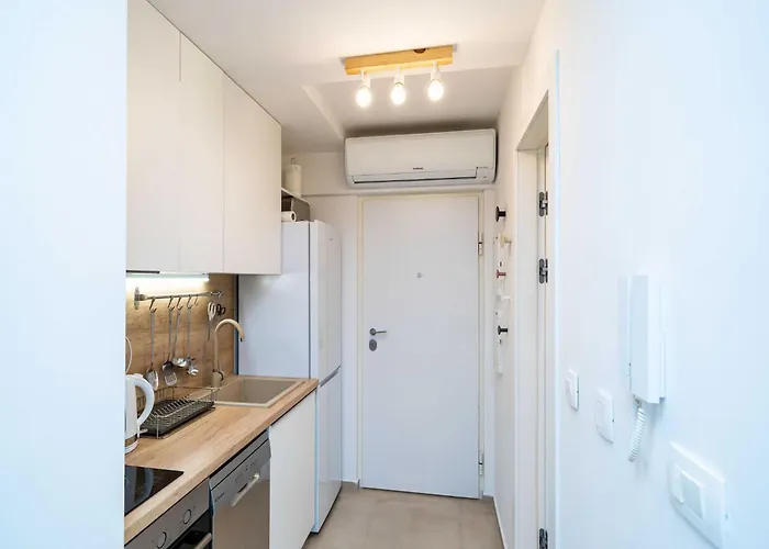 Lenka - With Balcony Apartment *