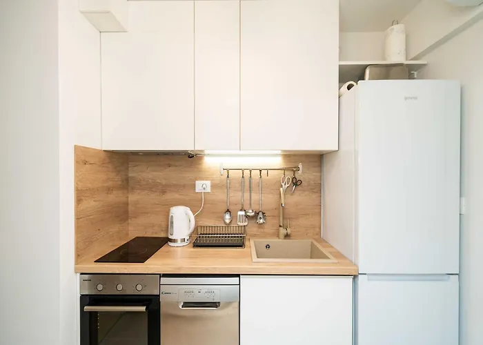 Lenka - With Balcony Apartment